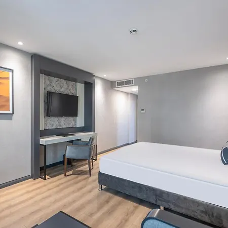 Hotel Four Points Flex By Sheraton Lara 4*